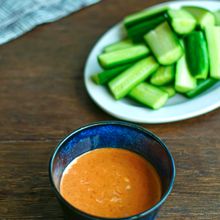 きゅうりやスティック野菜に！ピリ辛ごまみそマヨ