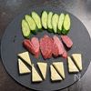 【おつまみクラッカー】切ってのせるだけ！ワインに合う一品♪の工程1