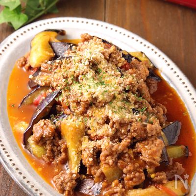 ゴロゴロお肉が美味♪ナスとトマトのボロネーゼ炒め