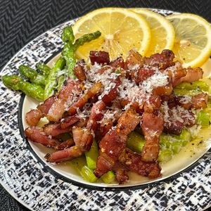楽ラク手抜キッチン🐶🐾の作ってみた!投稿(おうちビストロ♡激うま『アスパラベーコンのレモンペッパー』)