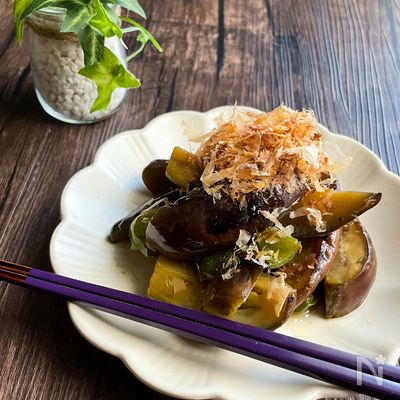 揚げずにヘルシー!茄子とピーマンの揚げ浸し*