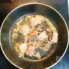 魚を手軽に♪さば水煮缶のじゃがトマ炒め　定番おかず確定！の工程2