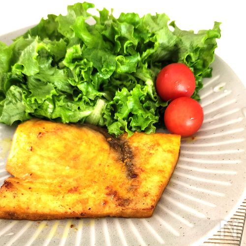 【子どもと魚を美味しく食べる】メカジキのターメリックソテー