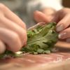 生の春菊を存分に味わう‼︎『春菊ロール』の工程3