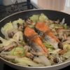 味噌ダレがたまらない!塩鮭で野菜たっぷりちゃんちゃん焼きの工程2