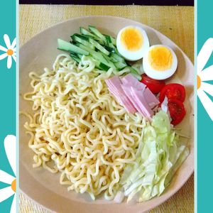 チョロリスの作ってみた!投稿(【ごま油香る】濃厚ごまだれの野菜たっぷり冷やしラーメン)