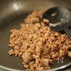 豚ひき肉で手軽に作る【絶品フライパン石焼ビビンバ】の工程1