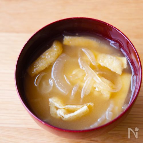 だしパックで簡単♪玉ねぎと油揚げの味噌汁