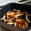 手作りドレッシングが美味しい【焼きしめじのレタスサラダ】の工程2