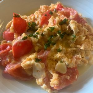 1301591の作ってみた!投稿(とろっとろのうま味♡【トマトチーズのスクランブルエッグ】)