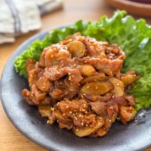 【10分ですぐできる】カリカリ豚こまとごぼうの甘辛炒め