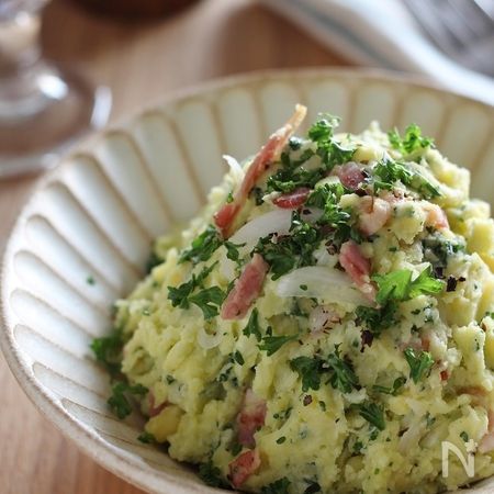 パセリたっぷり 新玉ねぎとベーコンのポテトサラダ By 笠原知子 レシピサイト Nadia ナディア プロの料理家のおいしいレシピ