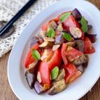 【シンプルが美味い♡】トマトとナスのニンニク塩炒め