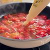 【チキンとまとチーズ】トマトをつぶすだけでソースが完成🍅✨の工程2