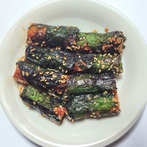 ふうかの作ってみた!投稿(コスパ最強☆ヤンニョムちくわの大葉巻き)