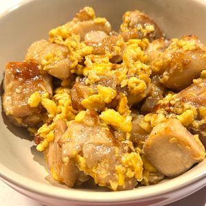 しーちゃんの作ってみた!投稿(ワンパン10分！【照りたまチキン炒め】ご飯すすむ甘辛味♩)