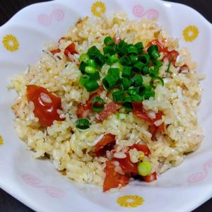 かなの作ってみた!投稿(レンジで簡単！梅干とプチトマトの夏おこわ)
