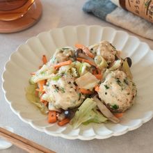 【レンチン1発！】にら鶏団子と春野菜のガーリック蒸し
