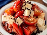 トマトとはんぺんのうま塩昆布和え