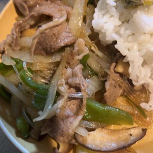 さっちゃんの作ってみた!投稿(【牛肉とピーマンの中華風春雨炒め】ごま油香る♪味染みおかず♪)