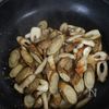 旨味たっぷり♡【ごぼうときのこの旨みそ炒め】お弁当にも◎の工程3