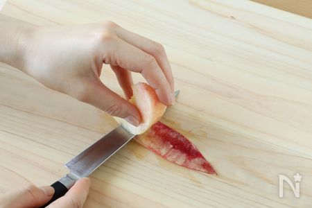 松井さゆりさんの桃のむき方・切り方工程5