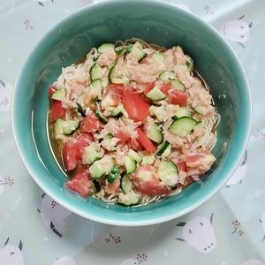 ぴんくツバメの作ってみた!投稿(やさしく整う夏麺・ツナトマぶっかけそうめん)