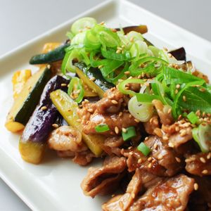 rcwの作ってみた!投稿(【ご飯が超合う】豚こま肉と茄子ズッキーニのさっぱりオイ照り)