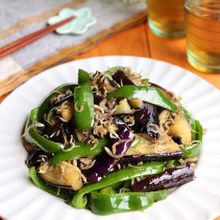 無限に食べられる！なすとピーマンのじゃこ炒め
