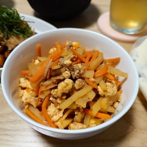 Yukkの作ってみた!投稿(ご飯のお供に♪モリモリ食べたい【人参ツナたま炒め】)