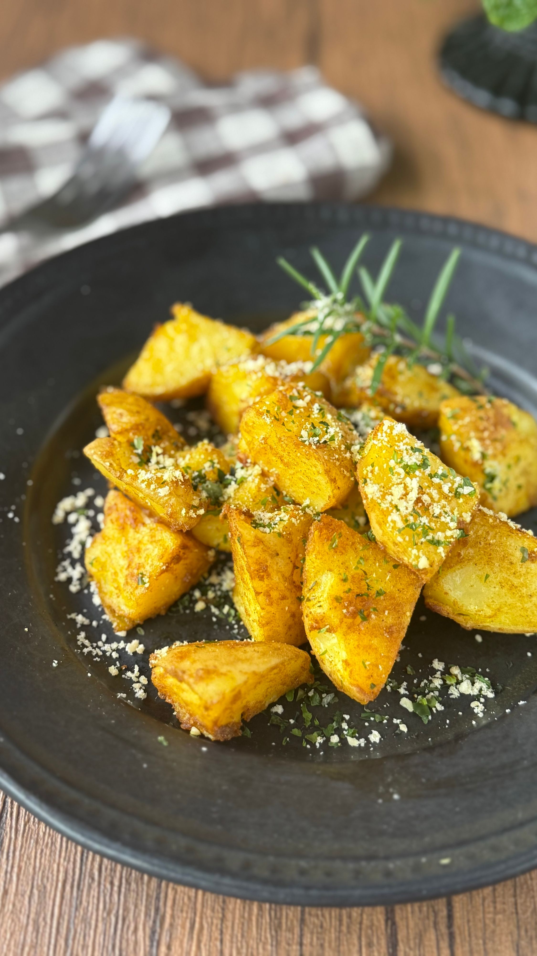 火を使わない！やみつきおつまみ【揚げないスパイシーポテト