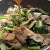 忙しい日はこれ！ワンパンで簡単【小松菜と豚肉の中華丼】の工程5