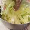 絞らなくていいキャベツサラダ＊ごまマヨの工程1