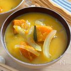 『かぼちゃと玉ねぎのお味噌汁』ほっこり優しい味