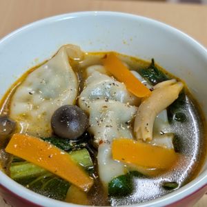 まゆのの作ってみた!投稿(【ピリ辛ぎょうざスープ】冷凍ぎょうざで時短♪)