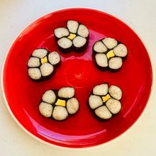 巻きすいらず♩細巻きで簡単！『花巻き寿司』