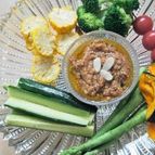 野菜が美味しいアーモンドレーズンディップ