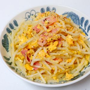 まゆの作ってみた!投稿(簡単こくうま♪ベーコンエッグもやし)