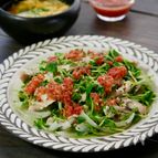 豚肉と豆苗のワンパン蒸し｜さっぱりトマトポン酢