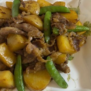 753🍓の作ってみた!投稿(牛肉と春野菜のカレー炒め)