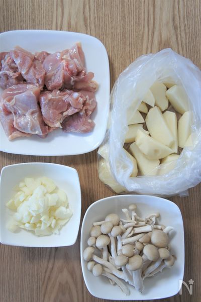 ガーリックで食欲up ホワイトチキン煮込み シュクメルリ風 By Juncocco レシピサイト Nadia ナディア プロの料理家のおいしいレシピ