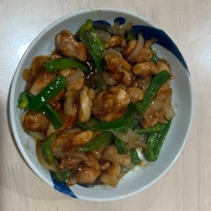 1289486の作ってみた!投稿(行列の中華屋さんの🍚鶏肉のオイスターバター黒胡椒炒め🤩)