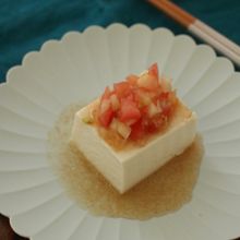 【アレンジ冷奴】これ、想像超えてくる！「トマトだれ冷奴」