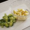 鶏肉とブロッコリーのレモンマスタード炒めの工程1