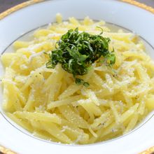 【じゃが芋とじゃこのイタリア風炒め】やみつき＆簡単おつまみ！