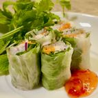 手軽に作れるアジアン料理🇻🇳【エビと梨の生春巻き】