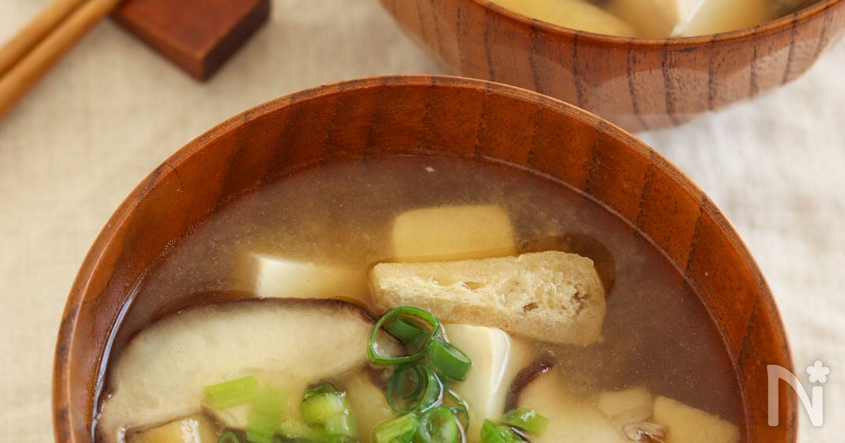 やさしいうま味♡豆腐としいたけのみそ汁