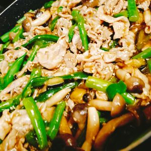 ねこもどき🐈の作ってみた!投稿(【節約レシピ】豚こま肉と野菜のオイスター餡がらめ)