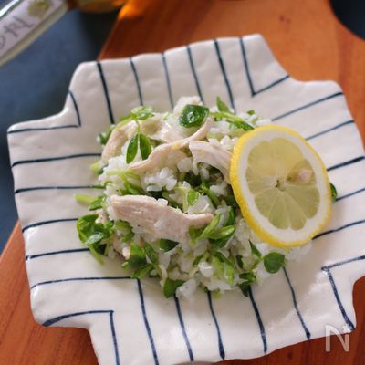 レモン香るサラダチキンと豆苗のさっぱりごはん