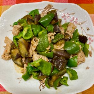 Kの作ってみた!投稿(『豚肉となすとピーマンのピリ辛味噌炒め』ご飯が進む夏レシピ！)